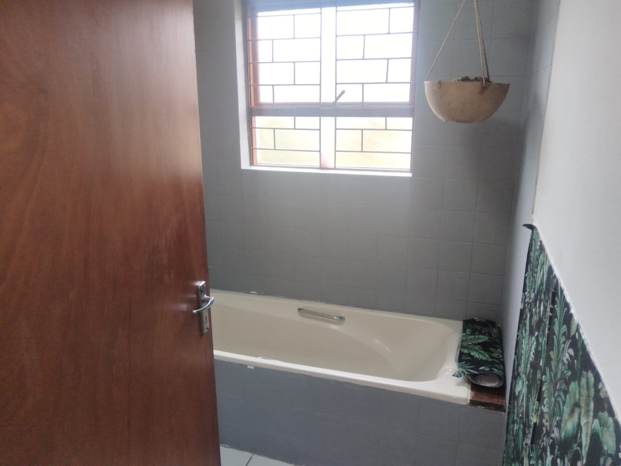 To Let 4 Bedroom Property for Rent in Welcome Glen Western Cape
